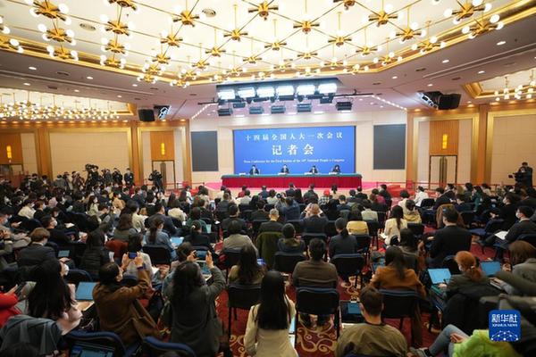 秦刚答记者问0 新华社记者 王毓国 摄.jpg 秦刚答记者问0 新华社记者 王毓国 摄.jpg
